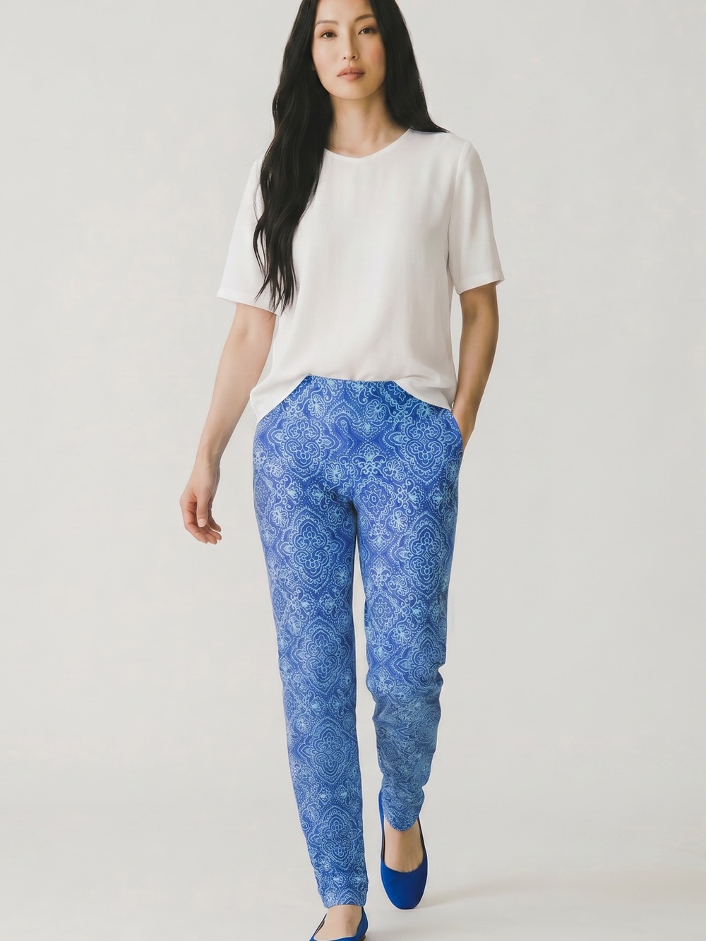 Chico's Blue Paisley Ankle-Length Slim Pants